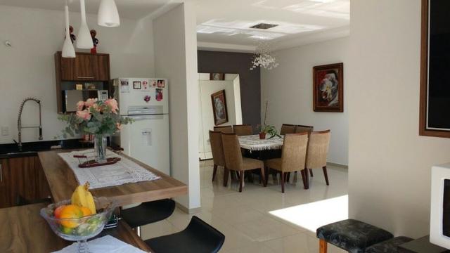 Casa com três suítes e linda vista da cidade - Foto 8