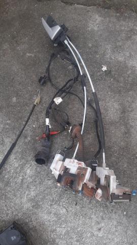 Trava eletrica lado direito celta