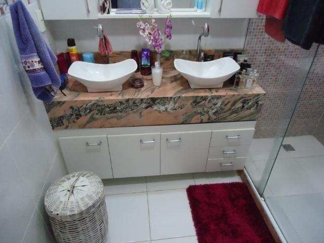 Excelente casa triplex com piscina - Foto 11