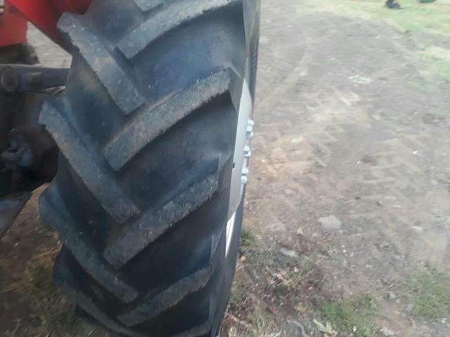Vendo ou troco trator 65x ano 74 - Foto 2