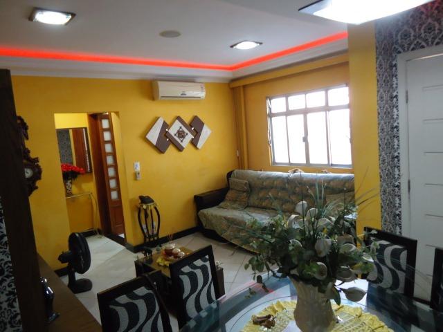 Excelente casa triplex com piscina - Foto 2