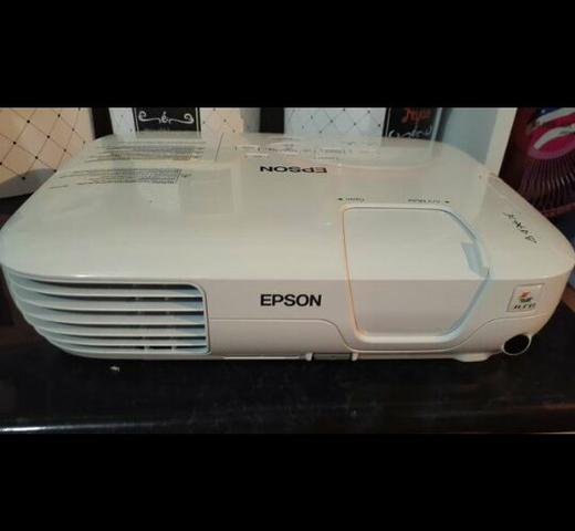 Lindo Projetor Semi Novo Epson para filmes ou Palestras - Foto 2