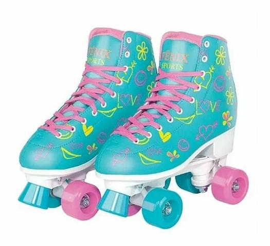 Patins Retrô 4 rodas mais usaso poucas vezes novíssimo informações watssap: 9. *