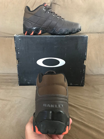 oakley hammer 2 marrom