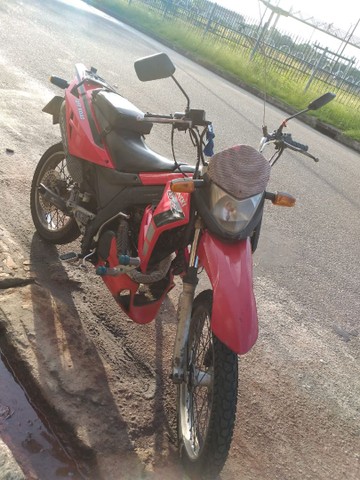 MOTO KASISKI 150