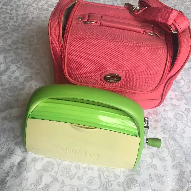 Maquina De Corte E Relevo Cricut Cuttlebug Com Acessorios Co - Foto 4