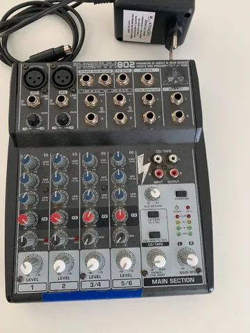 Mesa de som Behringher Xenyx 802 