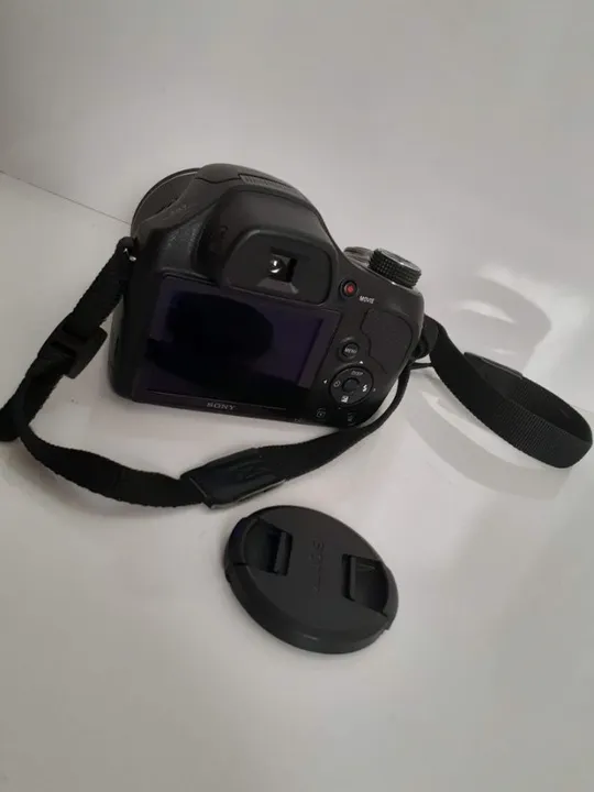 Excelênte câmera semiprofissional da marca Sony - semi nova