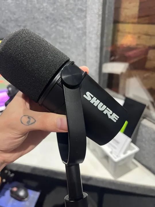 Vendo Microfone Shure MV7x (Original)