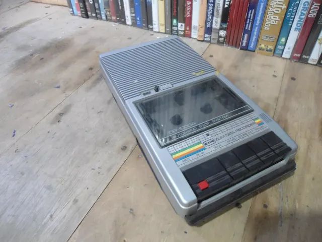 Gravador de fita cassete antigo