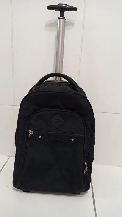 Mochila de carrinho/ rodinhas e Lancheira Sestini. 