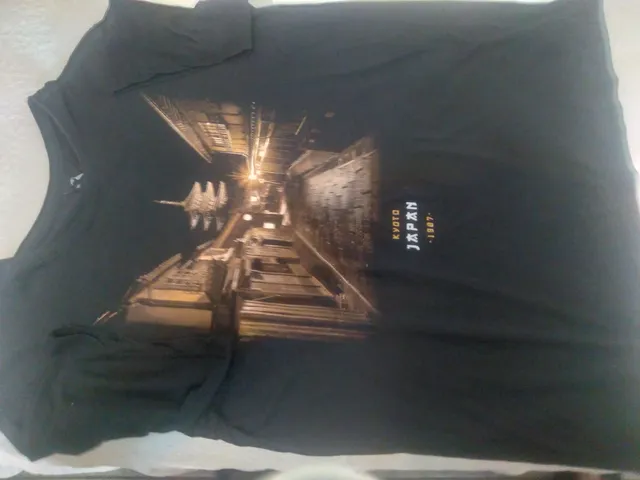 Camiseta South&co. Preta com estampa na frente