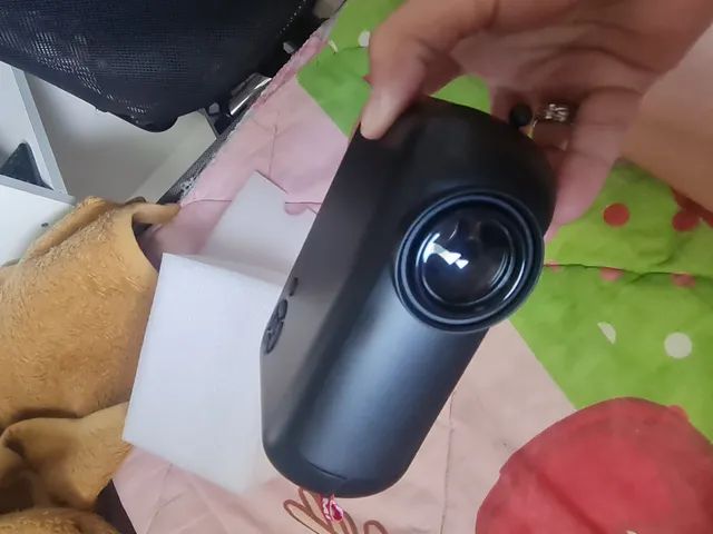 Mini projetor usado apenas 3 vezes 