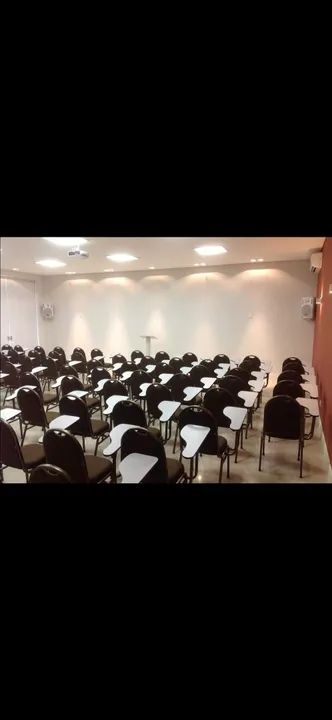 80 cadeiras com prancheta removiveis