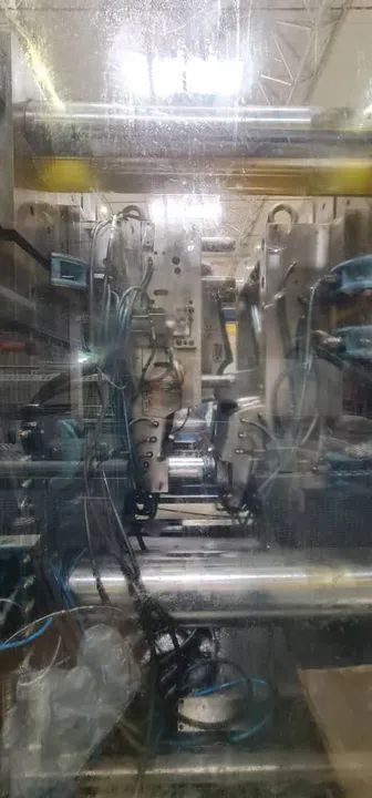 Injetora 1800 T ano 2013 - Foto 6