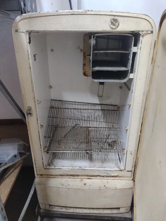 GELADEIRA VANGUARDISTA ESTILO MODERNISTA DE ÉPOCA - Foto 2