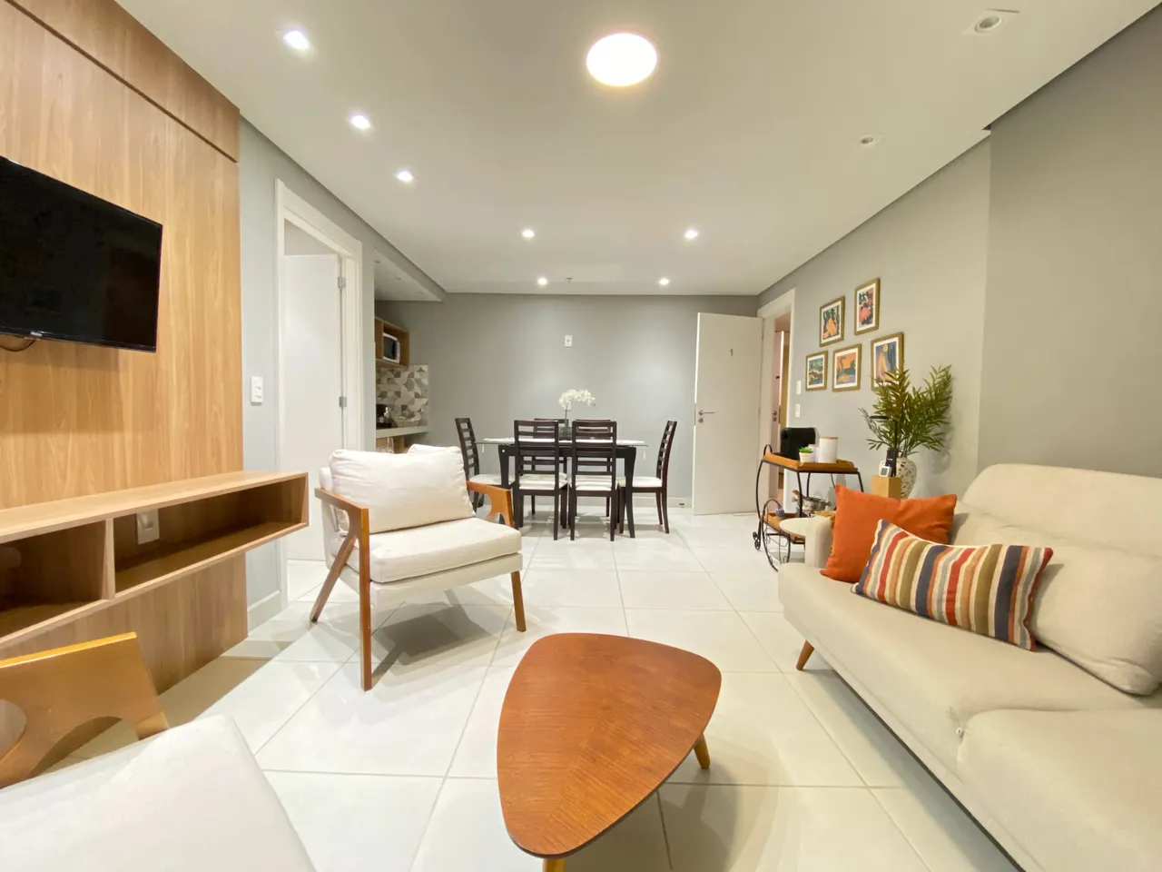 Apartamento mobiliado à venda no Granja Brasil Itaipava, Petrópolis