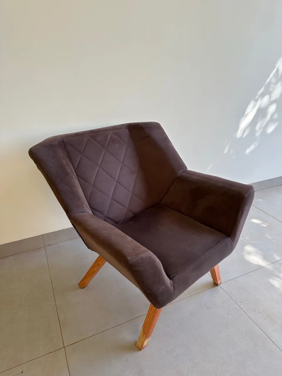 Poltrona Decorativa Aconchegante em Veludo