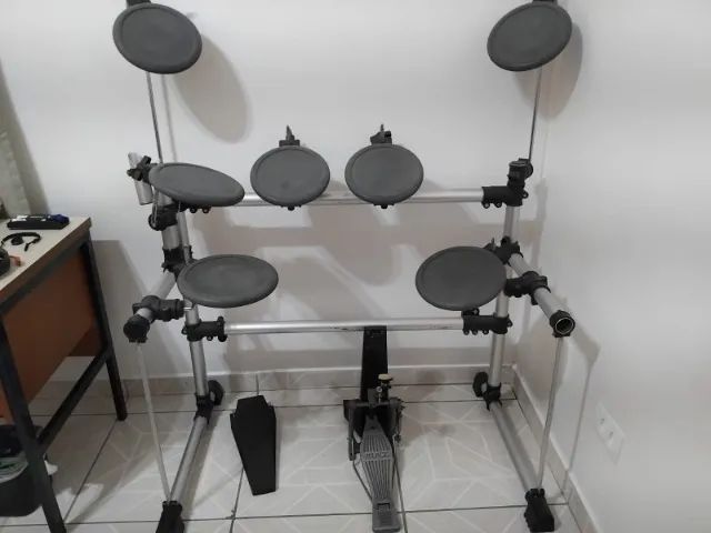 Bateria Eletrônica Staff Drum SD1 com Módulo Roland TD-7 + Pedal Mapex + Fone Sony