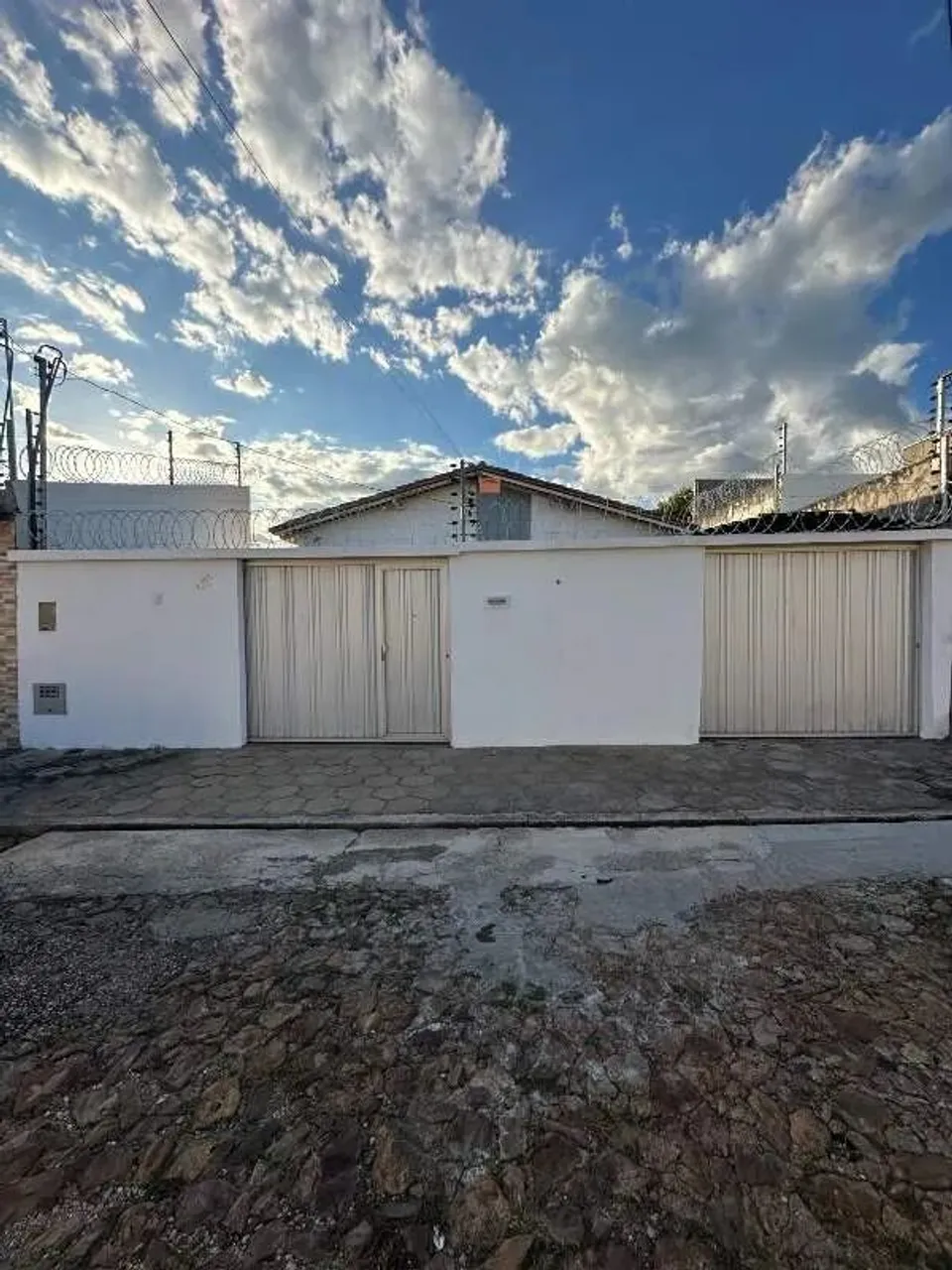 Casa para aluguel, 4 quartos, 1 vaga, Aeroporto - Teresina/PI