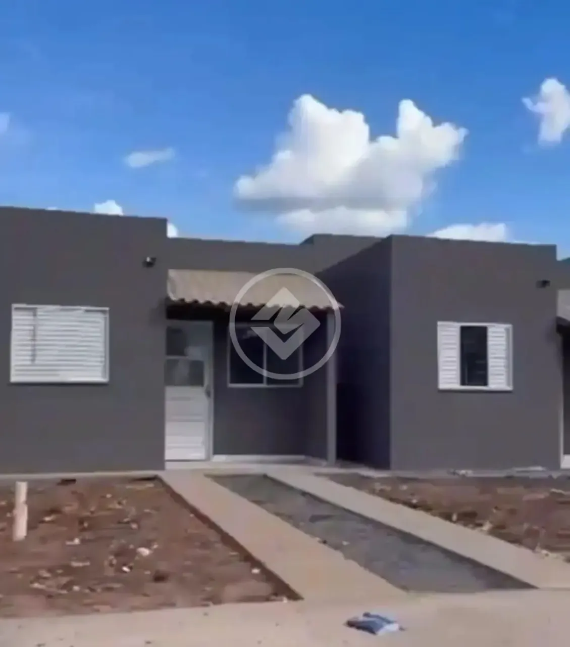 VENDE-SE ÁGIO R$70.000,00 CASA 2 QUARTOS E UM BANHEIRO 79M² DE ÁREA CONSTRUIDA E 180M² DE