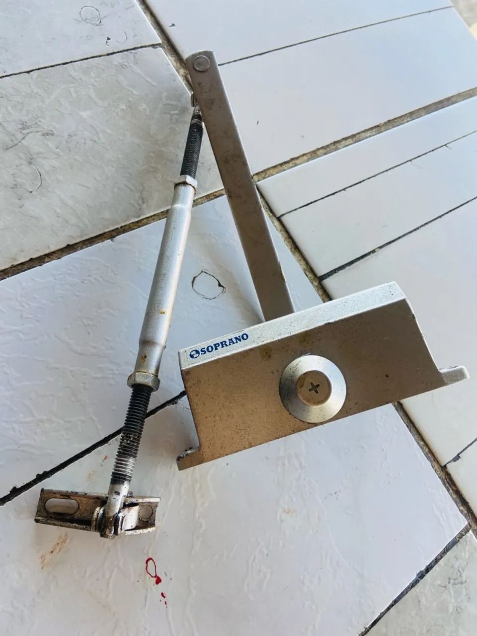 Mola para porta Seminova - Foto 4