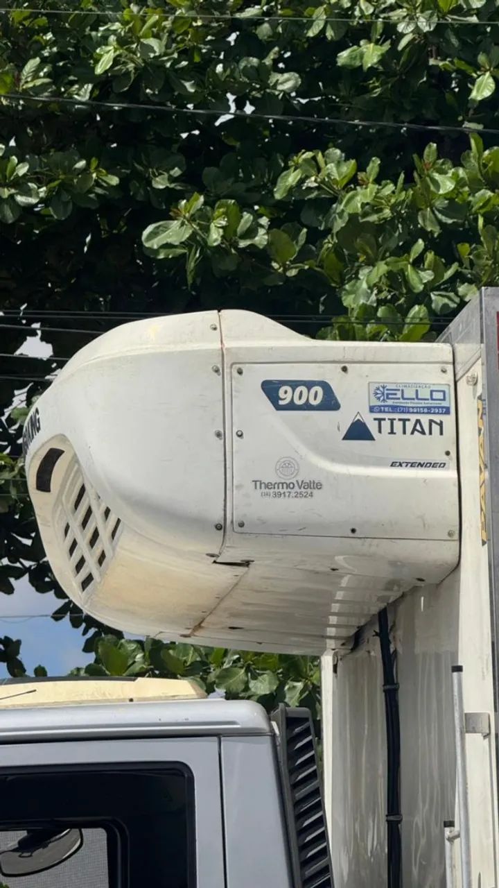 Caminhão Baú Frigorífico Iveco Tector 24280 - Foto 8