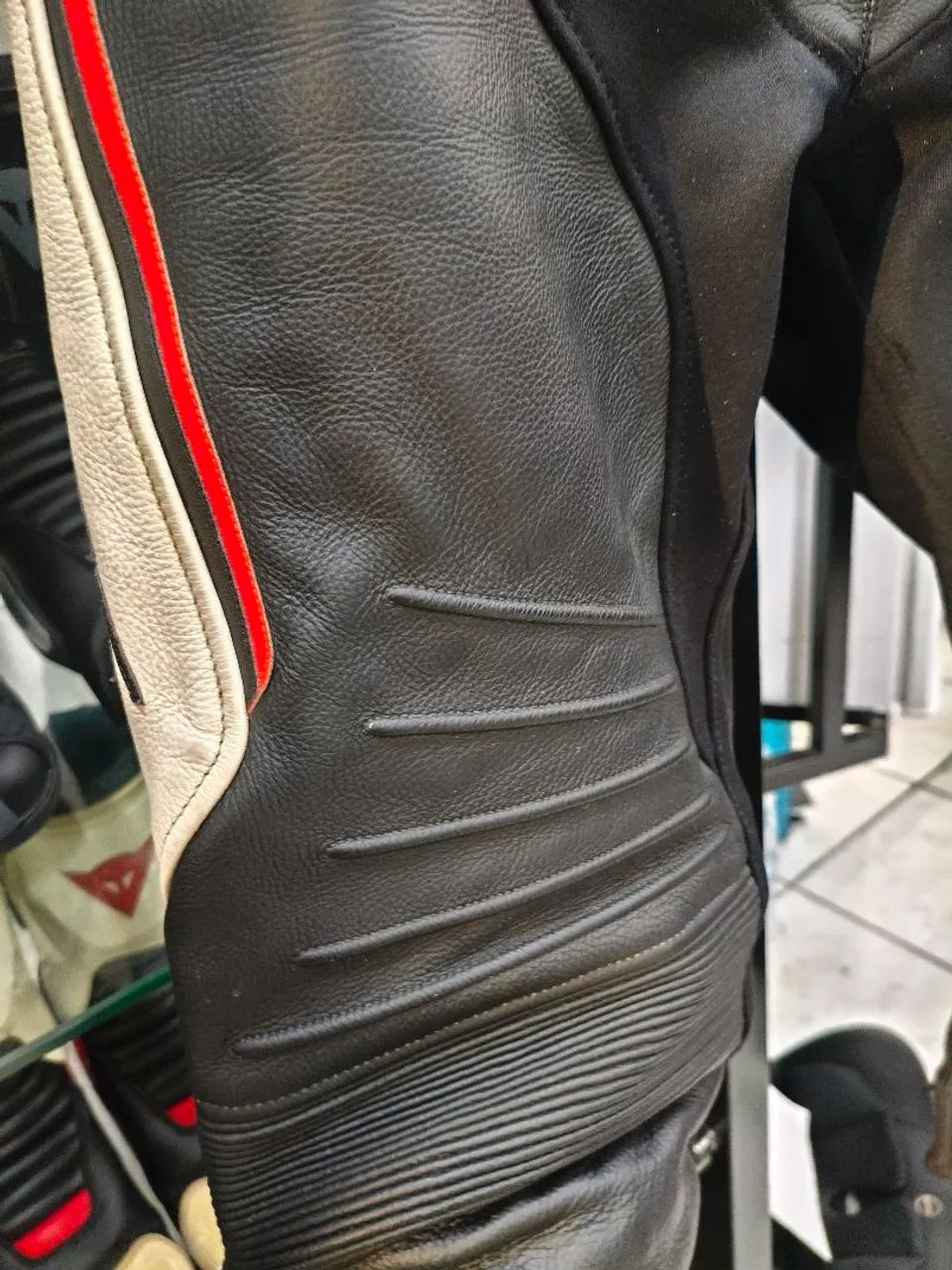 Caclca Dainese 52 mais jaqueta Dainese 54  - Foto 7