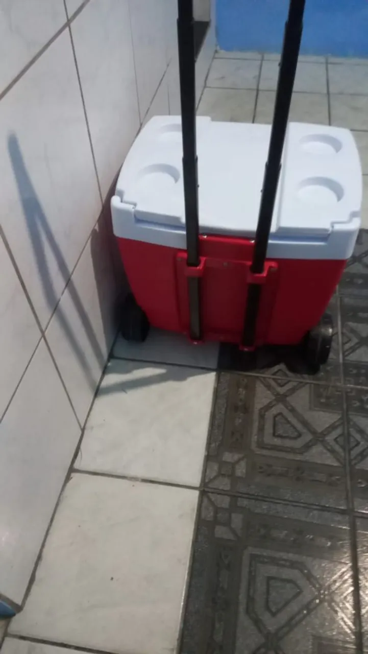 Cooler com Rodas - Ideal para Praia e Camping