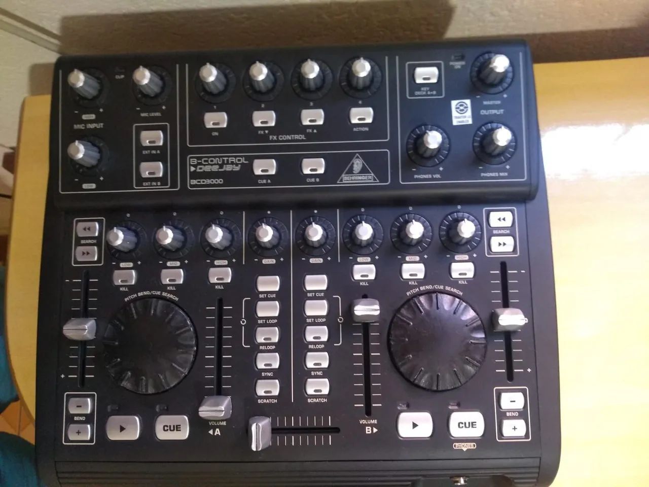 Controladora Behringer bcd 3000 - Foto 2