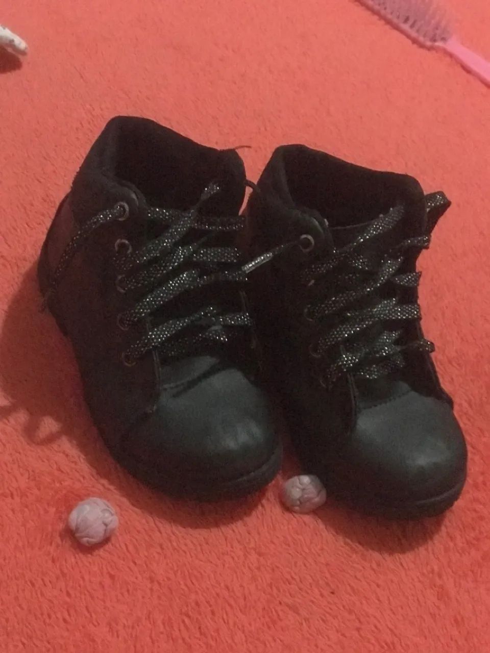 Botas infantis pretas com brilho - Foto 2