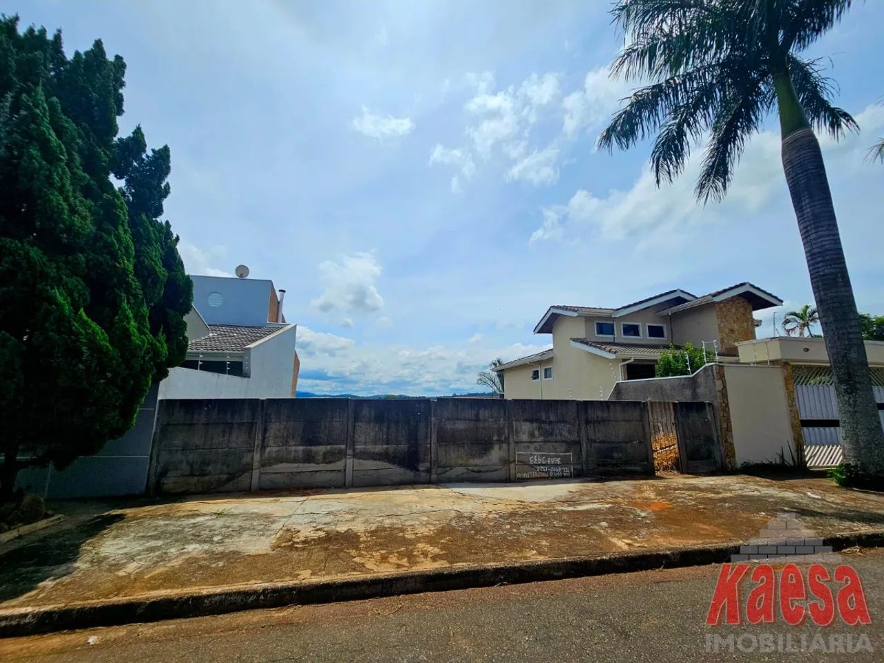 Terreno de 600m2 Jardim dos Pinheiros