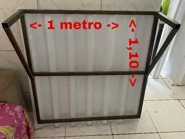 Cobertura galvanizada 250,00 e grade para janela 100,00