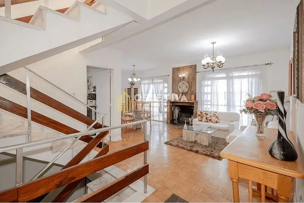 Casa à venda 3 Quartos 1 Suite 3 Vagas 300M² Jardim Sabará Porto Alegre - RS