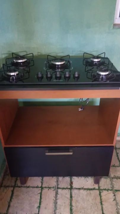 Fogão cooktop de 5 bocas com o armário 700 reais  