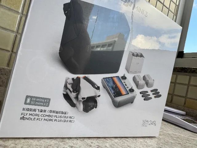 Drone DJI Mini 3 Fly More Combo Plus Novo Lacrado com 3 Baterias Plus, Controle com Tela e
