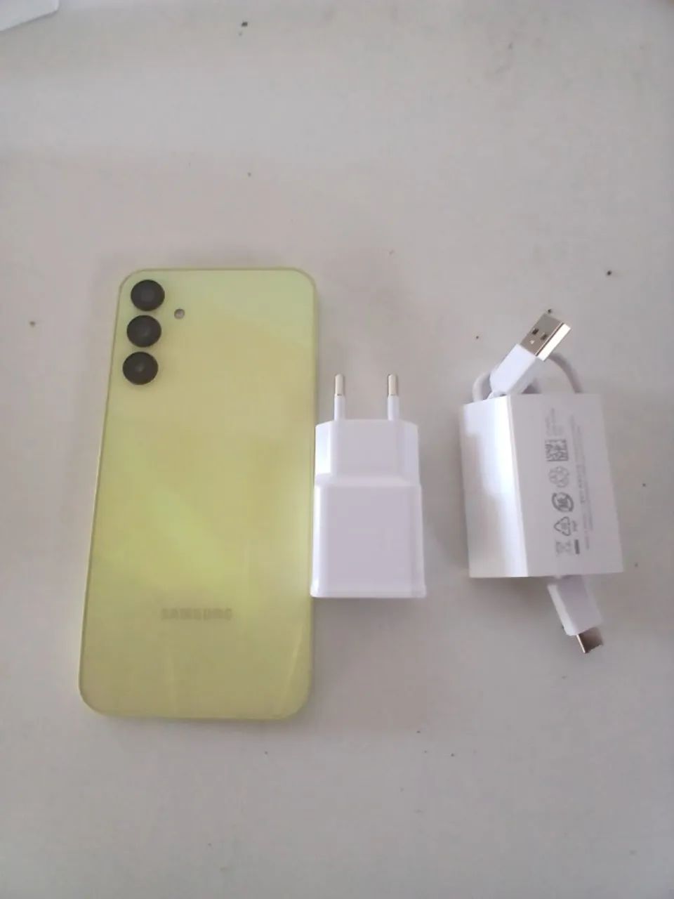 Celular A15 amarelo claro semi novo - Foto 3