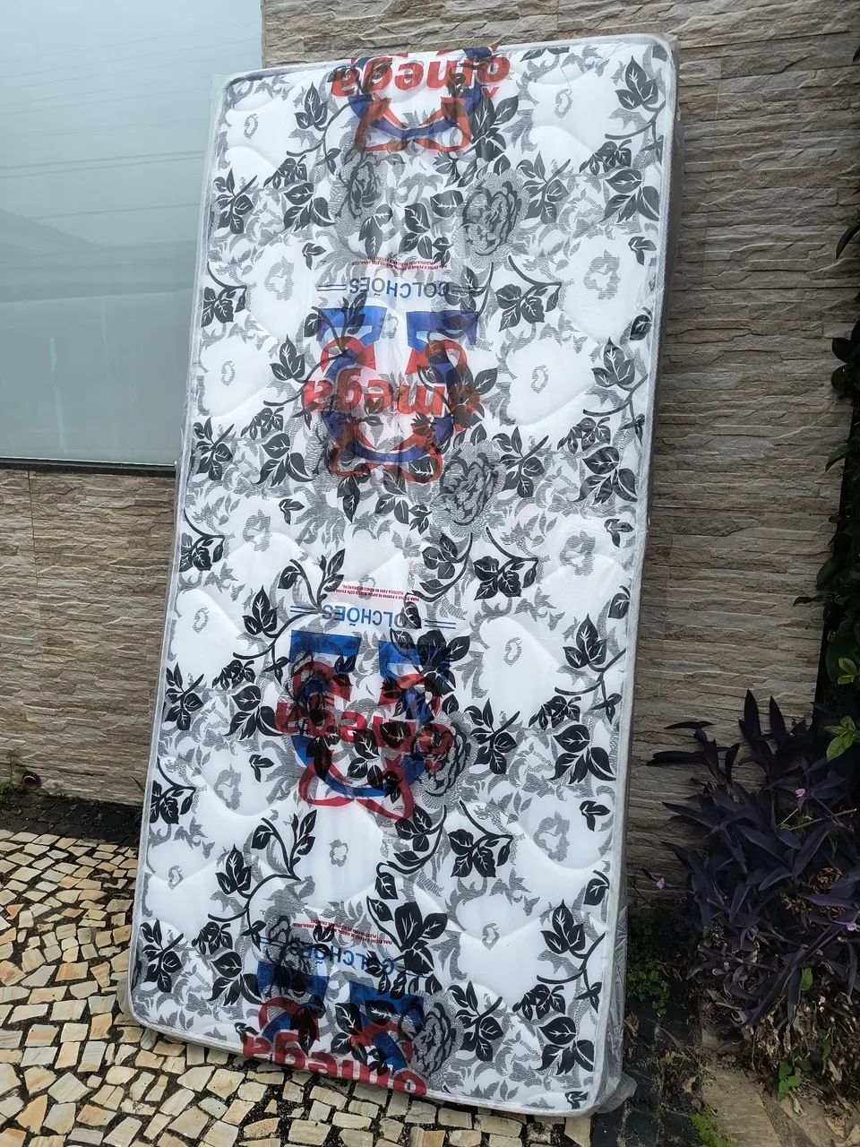 Colchão de Solteiro D33, 14cm de espuma "PROMOÇÃO" 0.88x1.88, Marca Ômega Morfeu, novos 