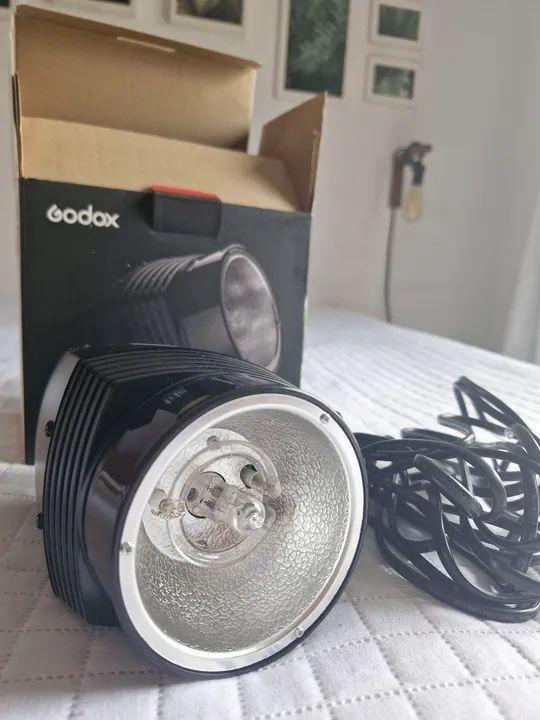 Tocha Godox 150A 110v - Foto 3