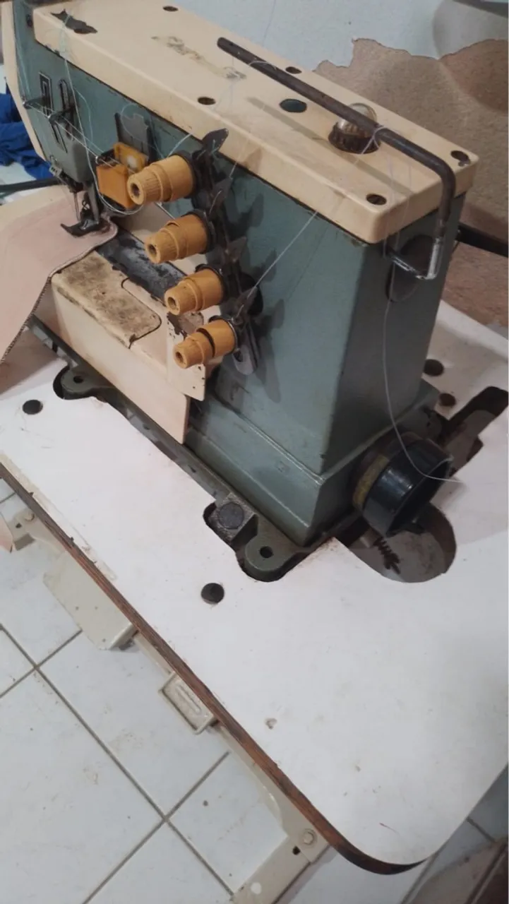 MÁQUINA DE COSTURA INDUSTRIAL GALONEIRA