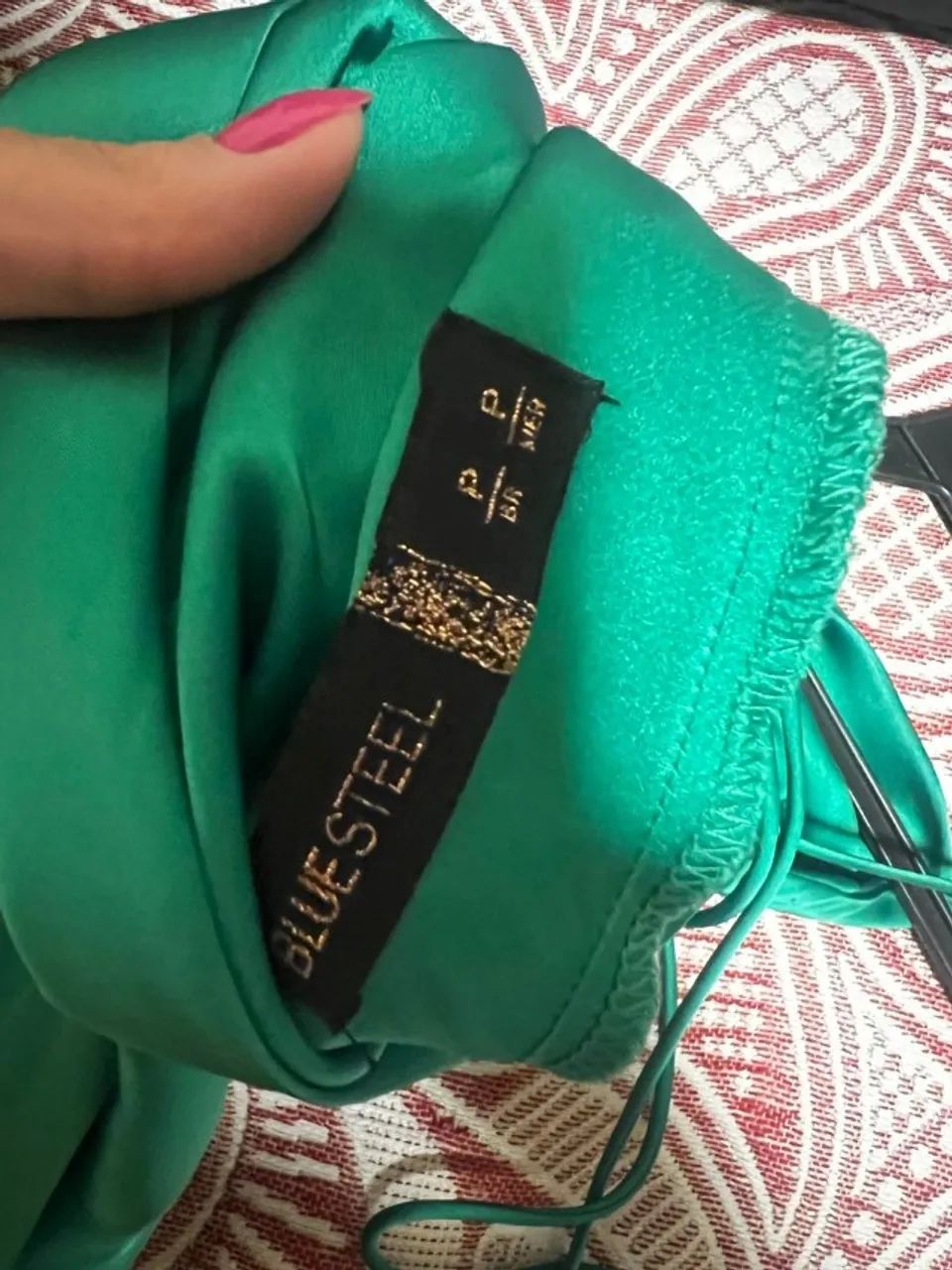 Vestido acetinado verde P - Foto 3