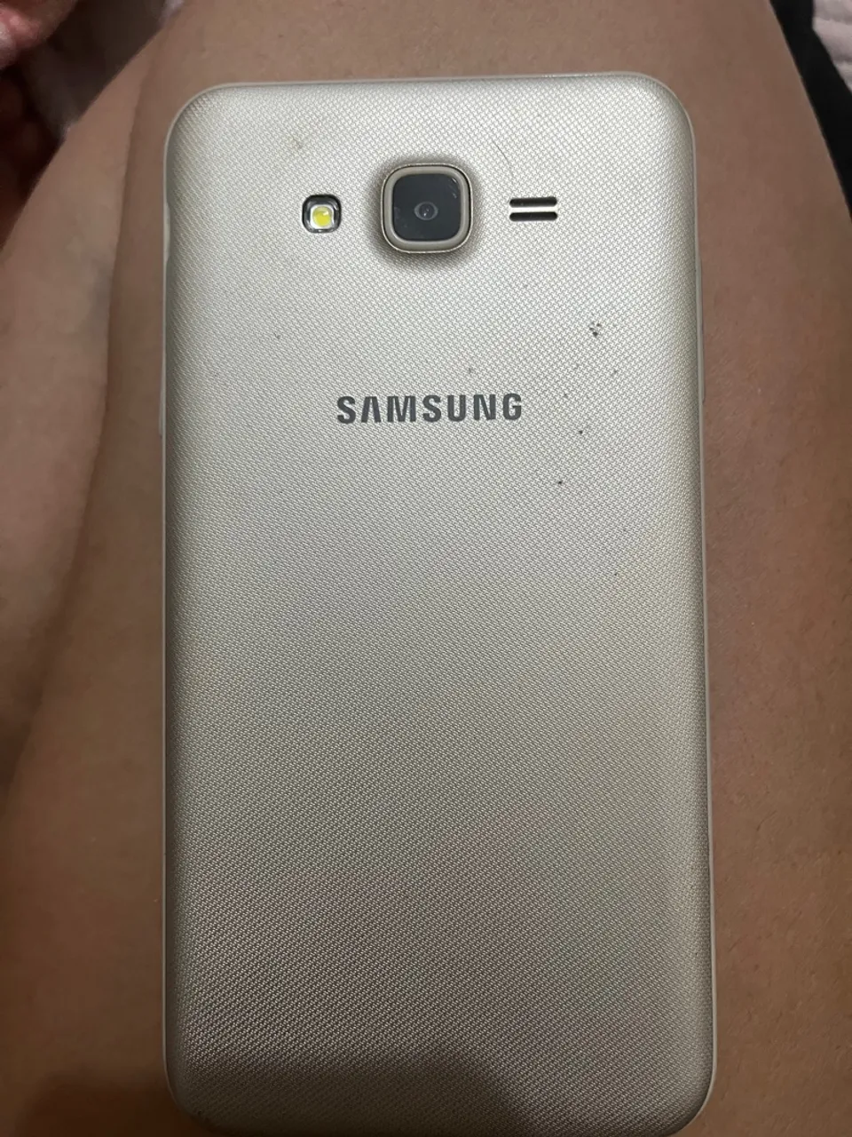 J7 neo semi-novo