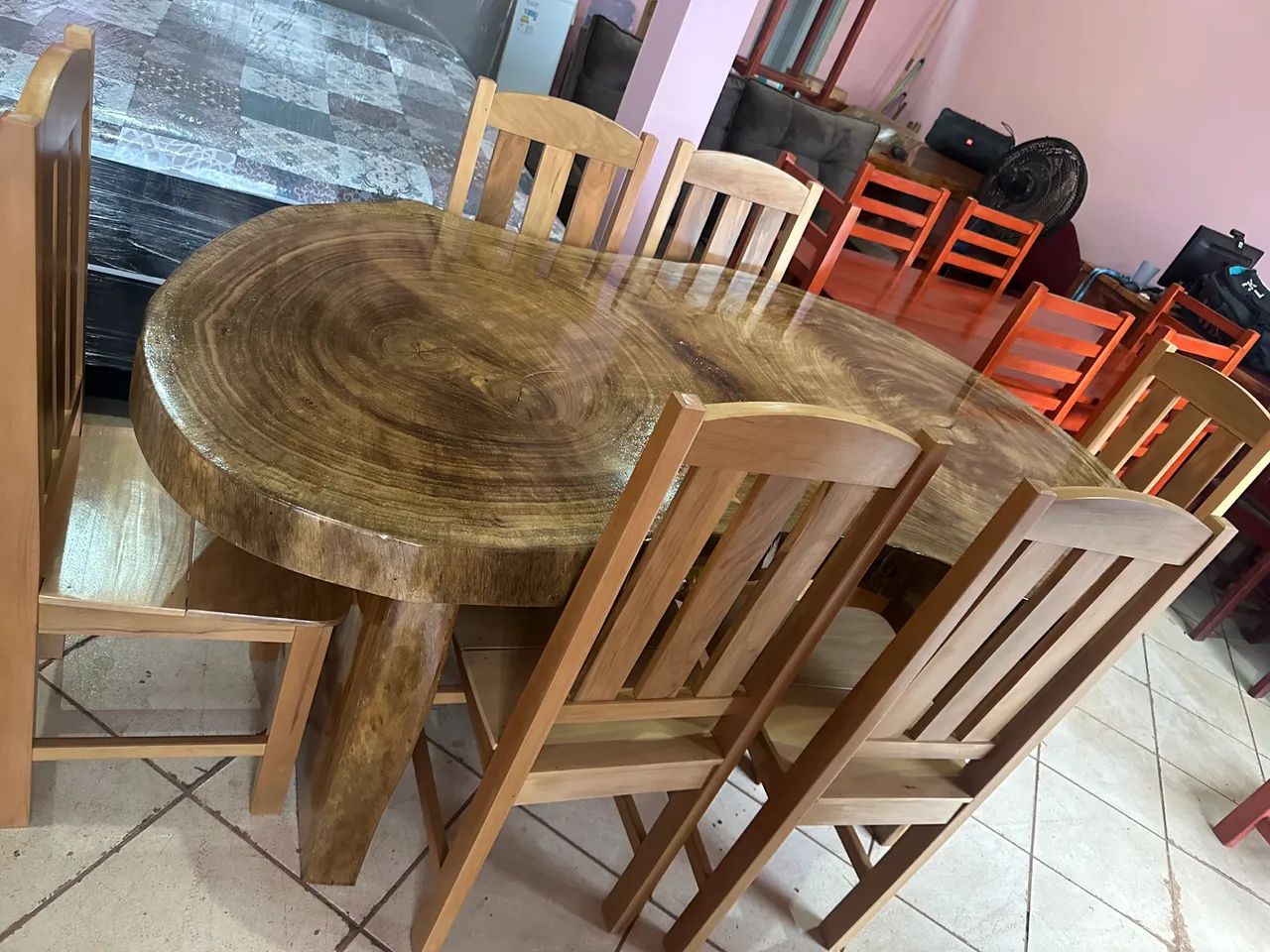 Mesa em peça única 6 cadeiras nova  - Foto 4