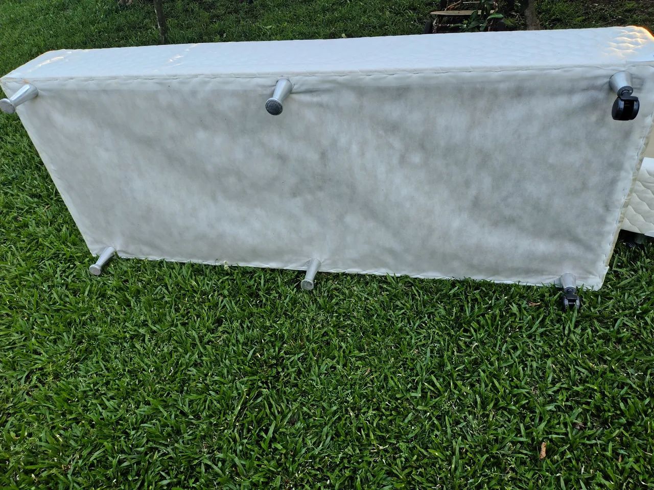 Com entrega base box Queen 64296269577474122