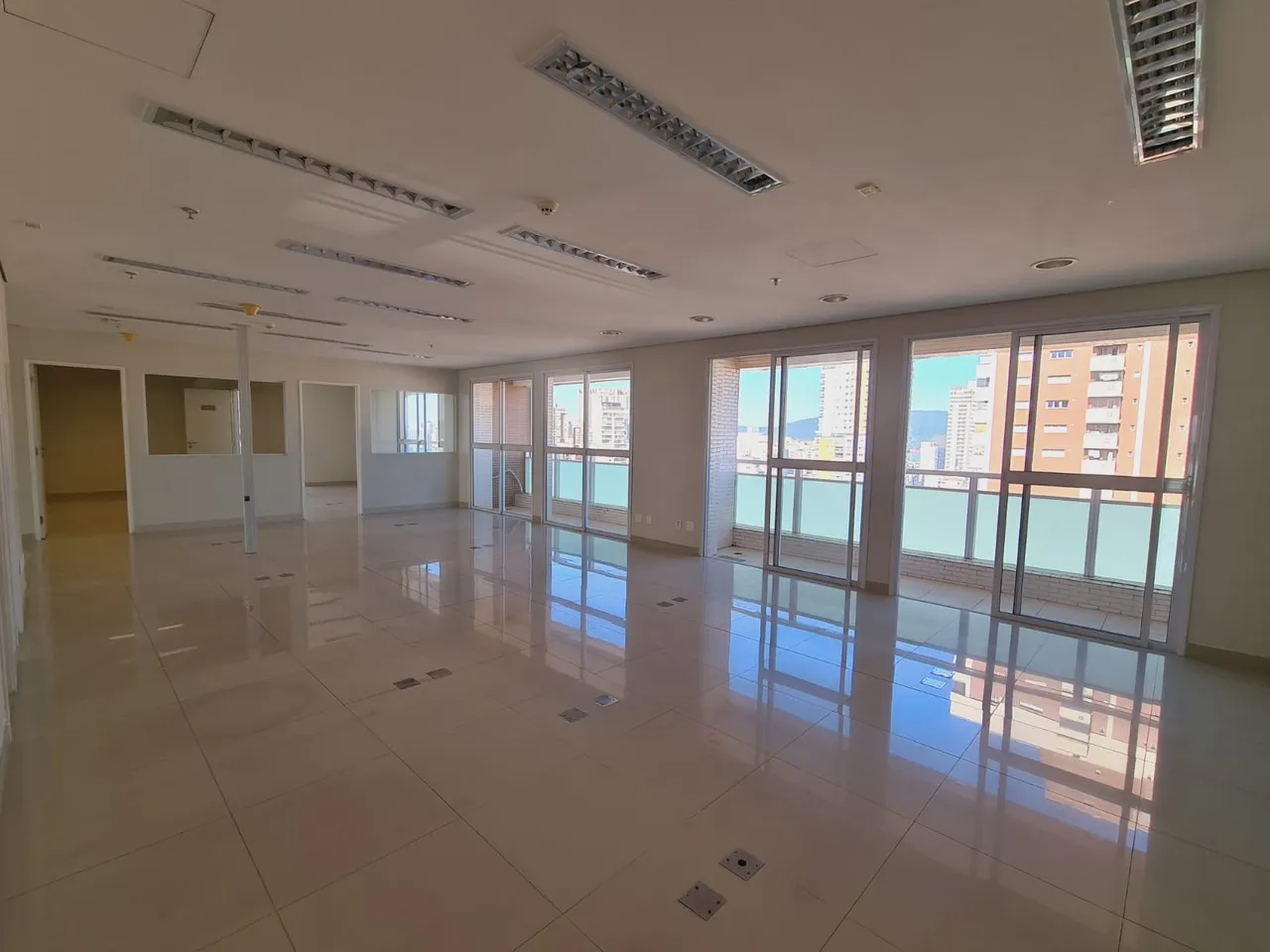 Sala/Conjunto para venda Helbor Offices 252m² com 6 salas em Boqueirão - Santos - SP