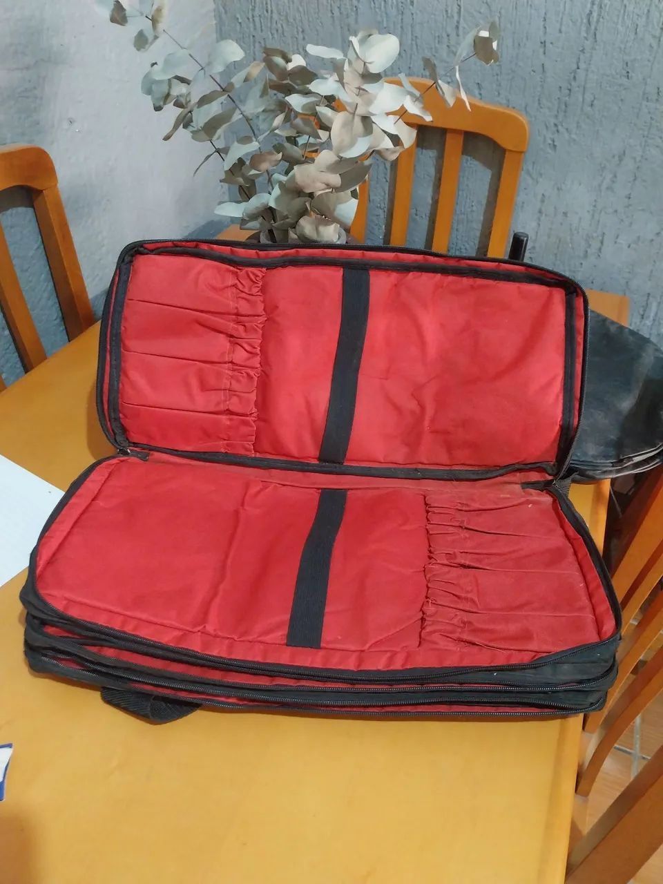 Vendo bolsa do cheffer pra carregar material na área da gastronomia com 3 compartimentos  - Foto 2
