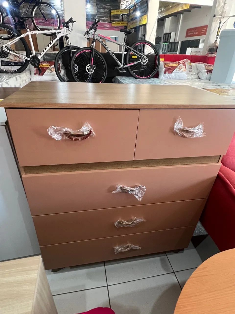 Cômoda espaçosa  - Foto 2