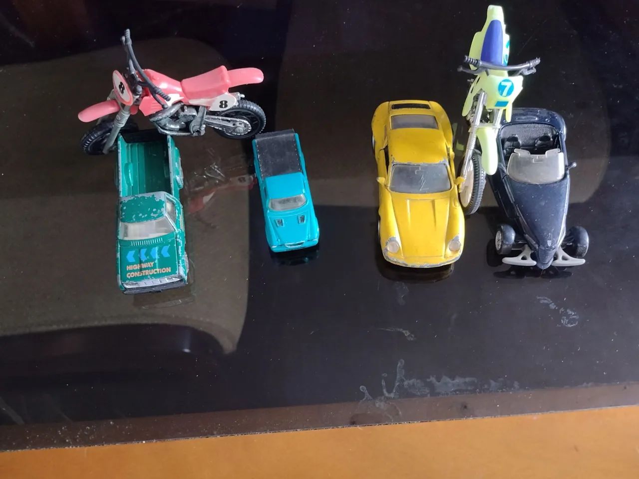 Conjunto de Carrinhos e Motos em Miniatura - Foto 4