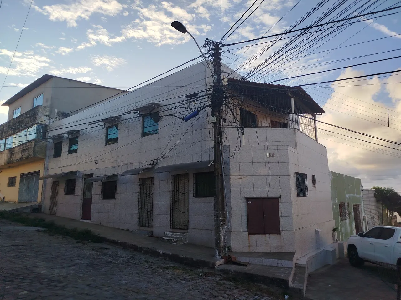 Vendo prédio completo com 05 apartamentos no alecrim.