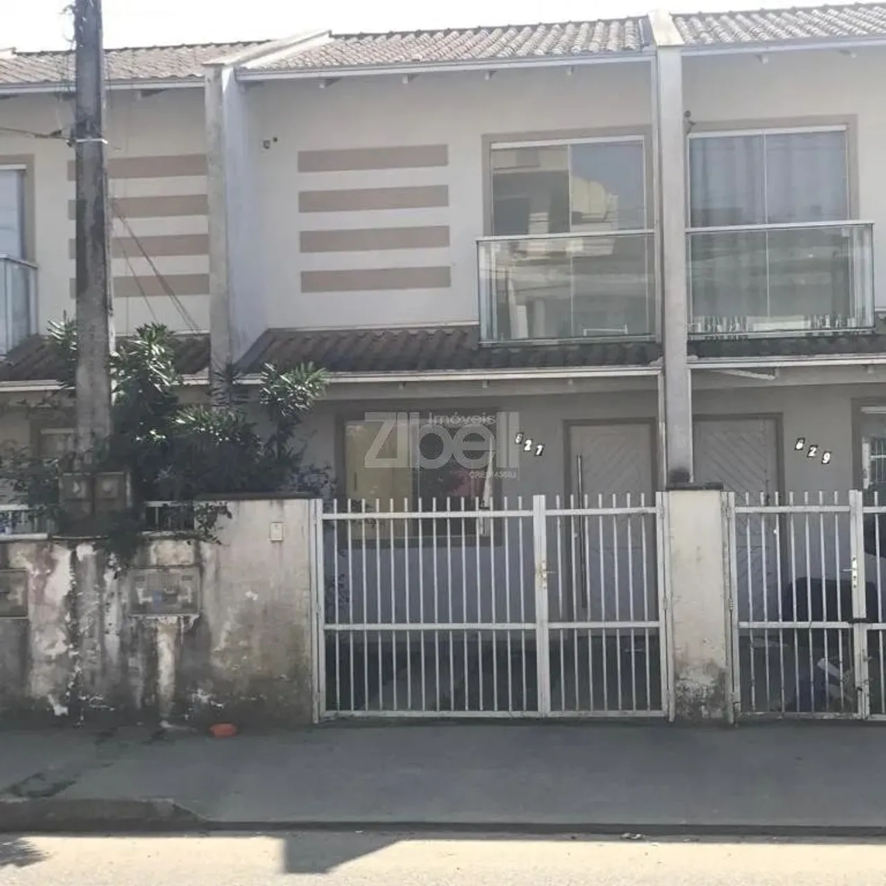 SOBRADO GEMINADO no PARANAGUAMIRIM com 2 quartos para LOCAÇÃO, 65 m²